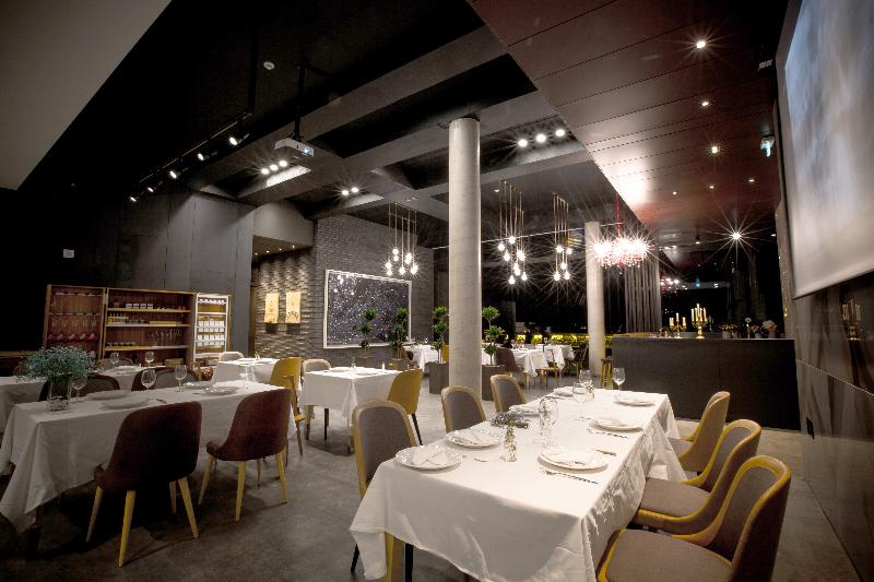 Bayhill Pool & Villa