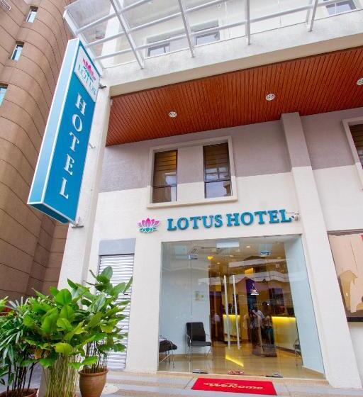 Lotus Hotel Masjid India