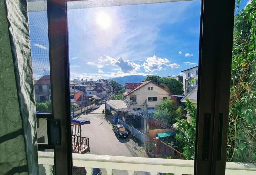 Fotos del hotel Bed And Terrace Guesthouse Chiang Mai:  17