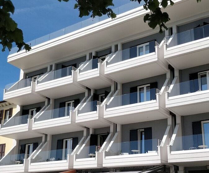 Fotos del hotel Riviera:  8