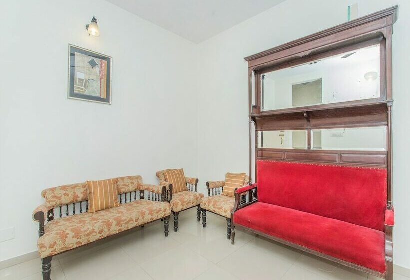 Fotos del hotel OYO 761 Hermitage Apartments:  14