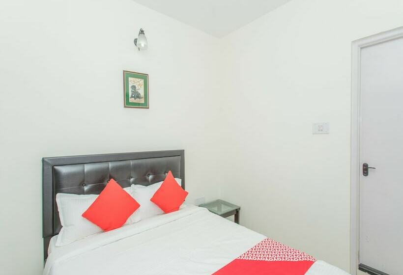 Fotos del hotel OYO 761 Hermitage Apartments:  5