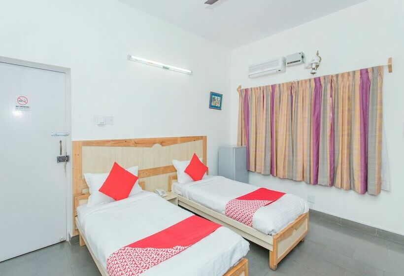 Fotos del hotel OYO 761 Hermitage Apartments:  13