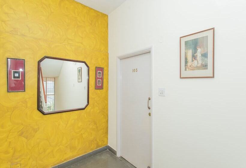 Fotos del hotel OYO 761 Hermitage Apartments:  20