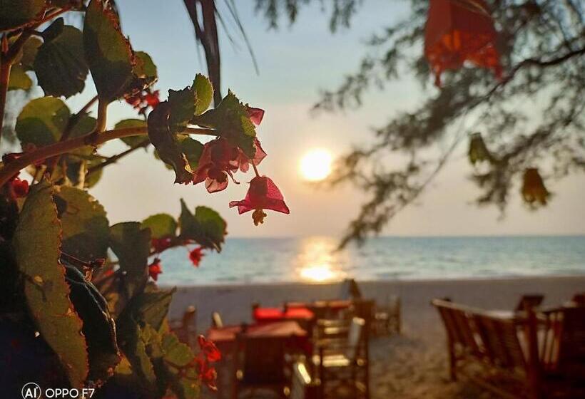 Fotos del hotel Eco Lanta Hideaway Beach Resort:  21