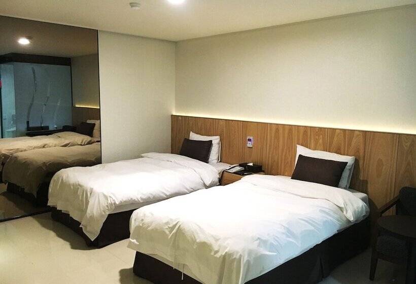 Fotos del hotel K Tourist:  12