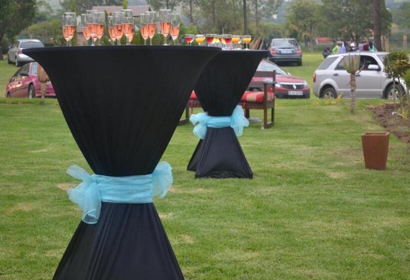 Fotos del hotel Hoyohoyo Chartwell Lodge:  18