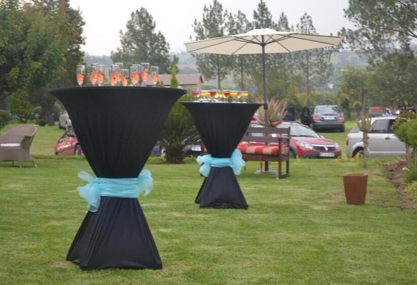 Fotos del hotel Hoyohoyo Chartwell Lodge:  15