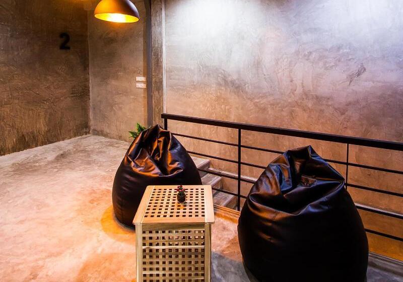 Fotos del hotel Journey Hostel Surat:  4