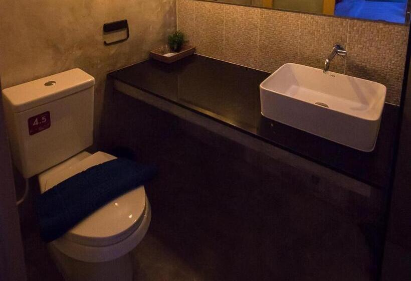 Fotos del hotel Journey Hostel Surat:  7