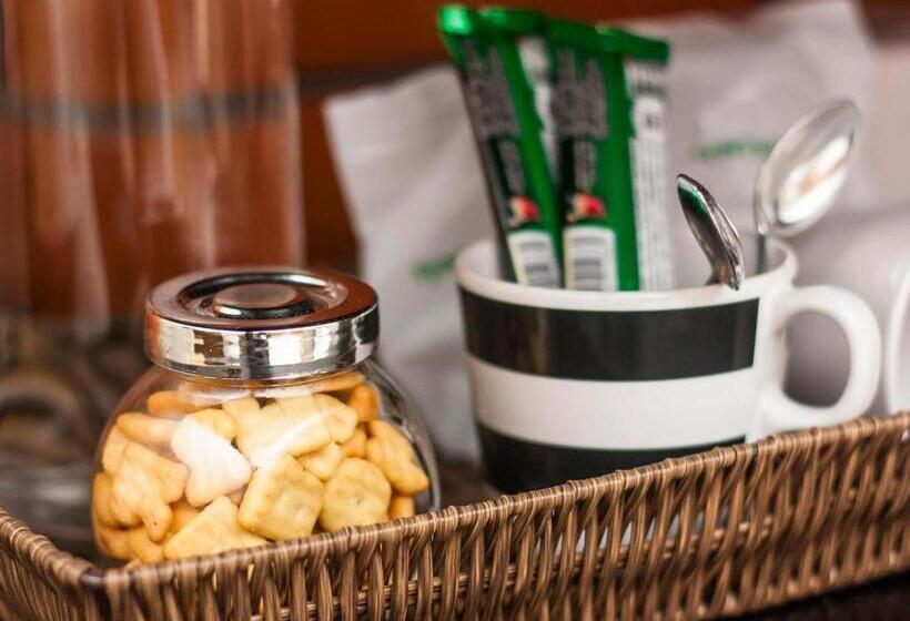 Fotos del hotel Journey Hostel Surat:  24