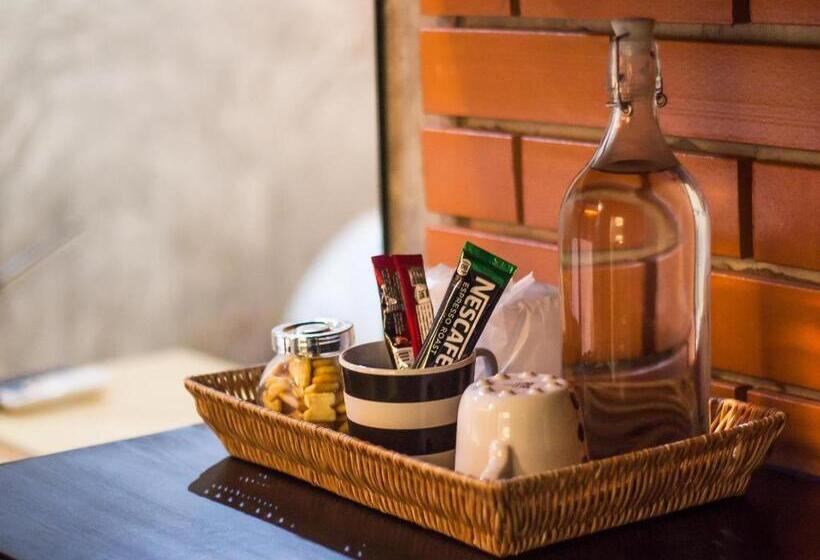 Fotos del hotel Journey Hostel Surat:  6