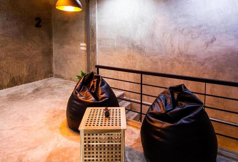 Fotos del hotel Journey Hostel Surat:  11