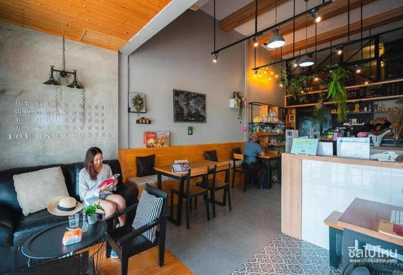 Fotos del hotel Journey Hostel Surat:  5