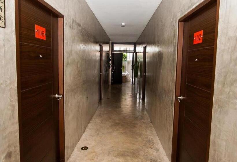 Fotos del hotel Journey Hostel Surat:  3