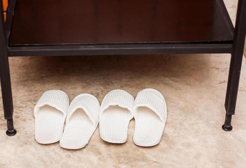 Fotos del hotel Journey Hostel Surat:  16