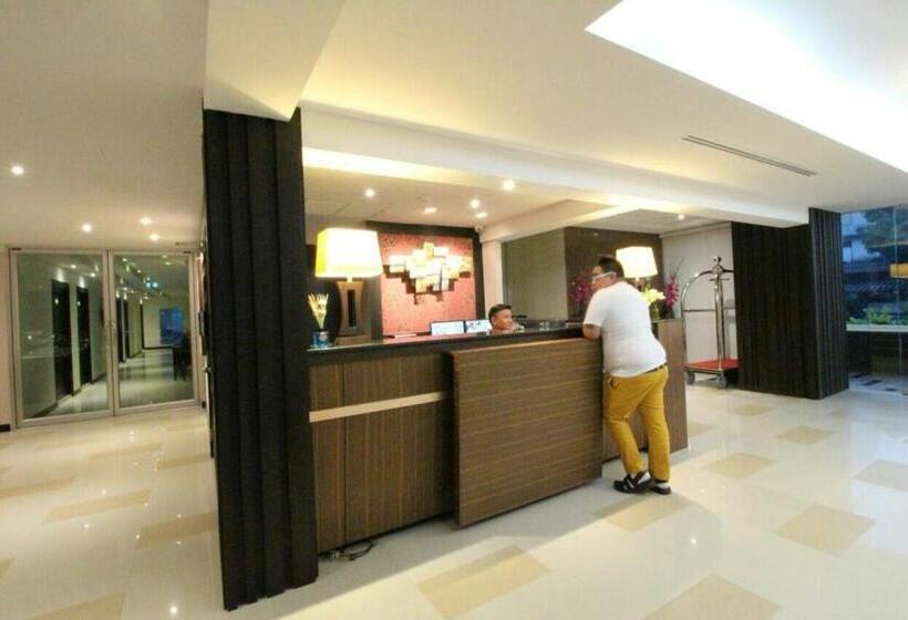 Fotos del hotel Leelawadee Modern Resort Huaykwang:  2