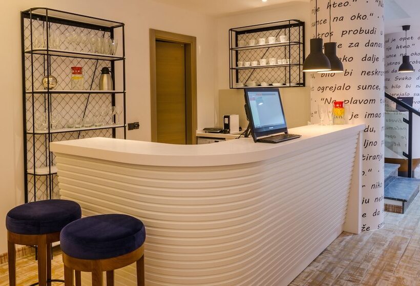 Fotos del hotel Passport Garni:  5