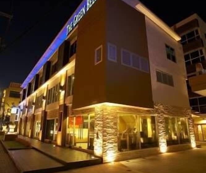 Fotos del hotel The Green Bells New Petchburi:  12