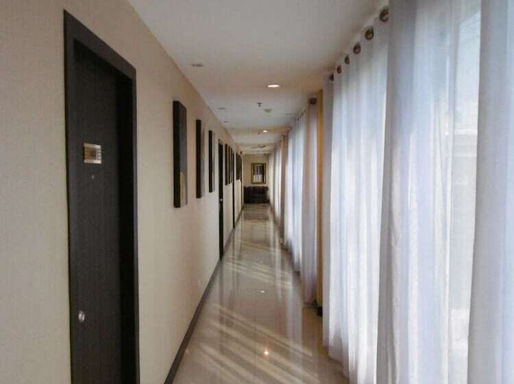 Fotos del hotel The Green Bells New Petchburi:  6