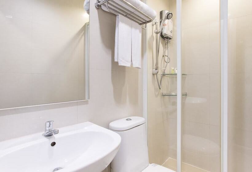 Fotos del hotel The Green Bells New Petchburi:  4