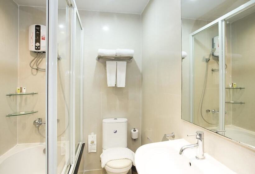 Fotos del hotel The Green Bells New Petchburi:  15