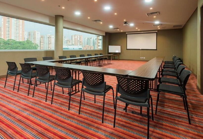 Fotos del hotel Hampton By Hilton Medellin:  6