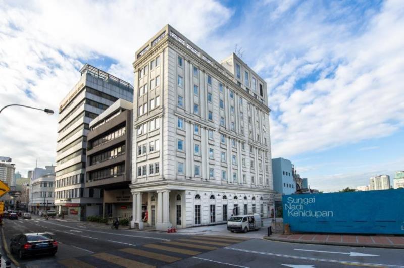 Avenue J Hotel, Central Market