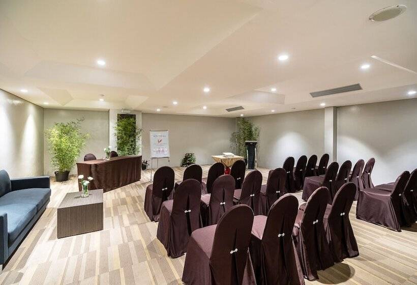 Fotos del hotel Clove Garden Hotel & Residence:  10