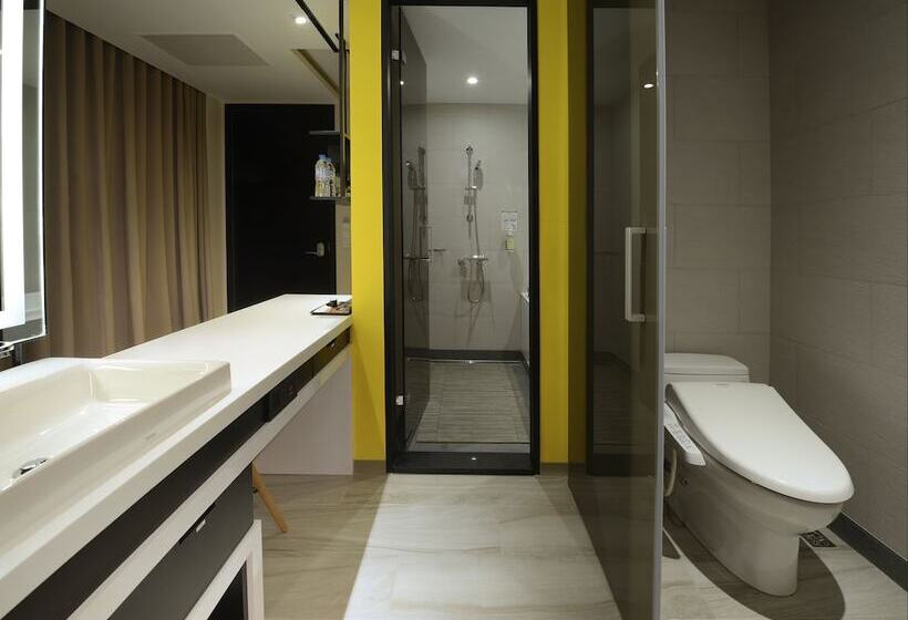 Fotos del hotel Uinn Business Hotelshihlin:  8