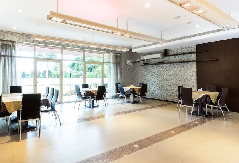 Fotos del hotel Treebo Trend Fort Club:  8