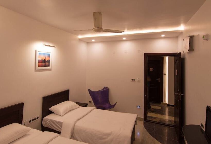 Fotos del hotel Plus S:  7