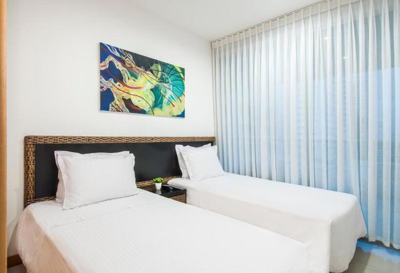 Travelers Orange Cartagena