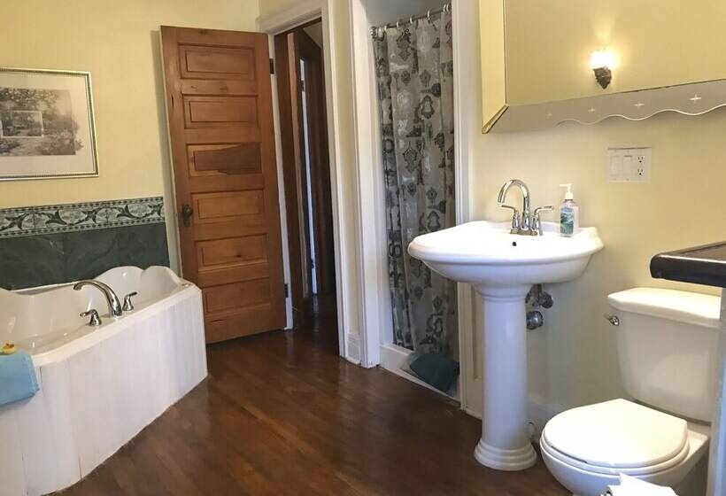 Fotos del hotel A Moment In Time Bed And Breakfast:  3