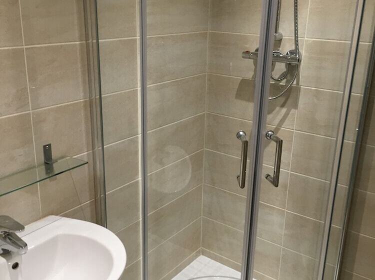 Fotos del hotel Wakefield Limes:  2