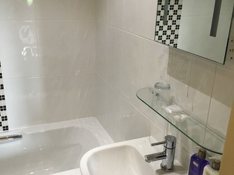 Fotos del hotel Wakefield Limes:  5