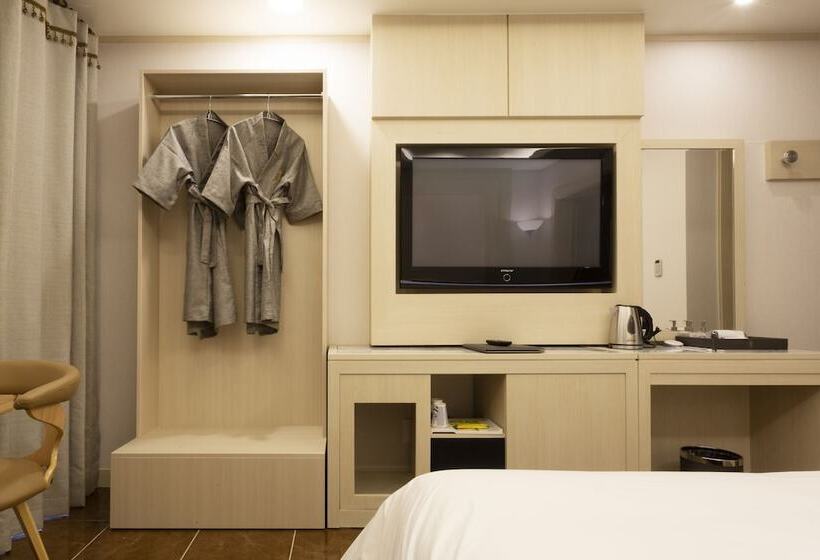 Fotos del hotel Tirol:  25