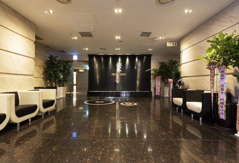 Fotos del hotel Tirol:  14