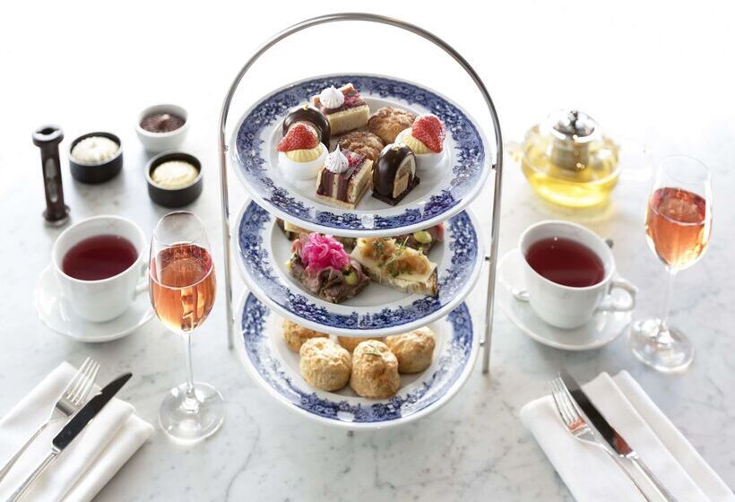 Fotos del hotel At Six:  16