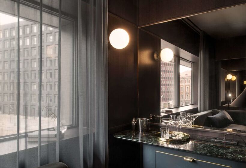 Fotos del hotel At Six:  6