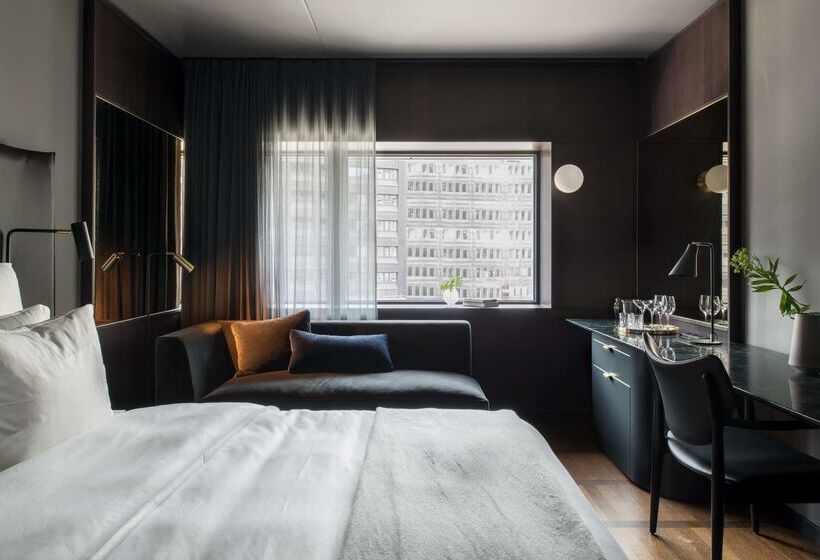 Fotos del hotel At Six:  23