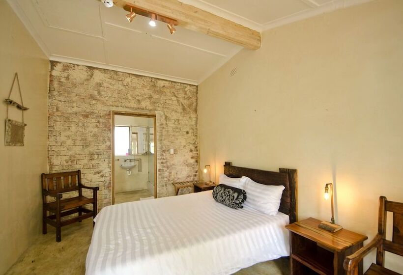 Island Vibe Knysna Hostel