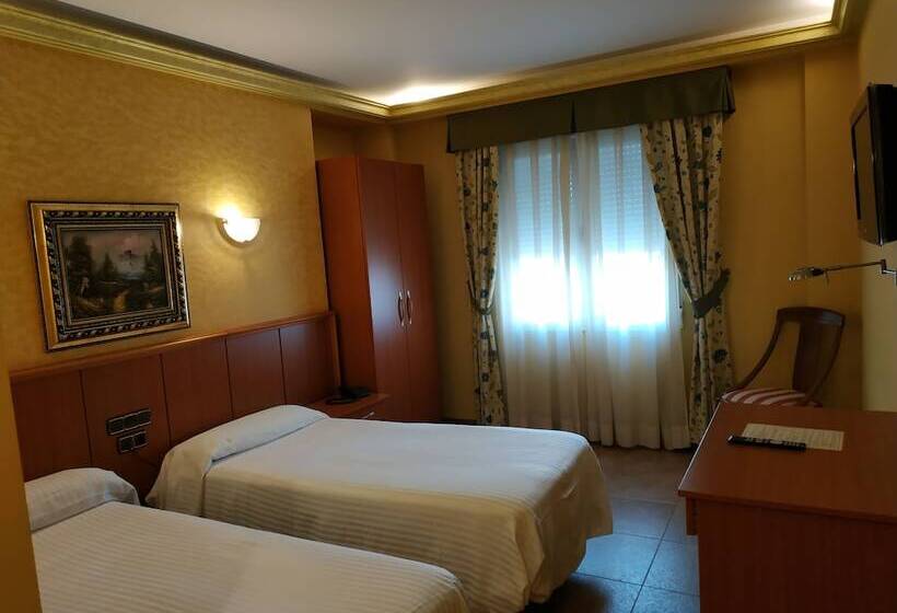 Fotos del hotel Real De Castilla:  2