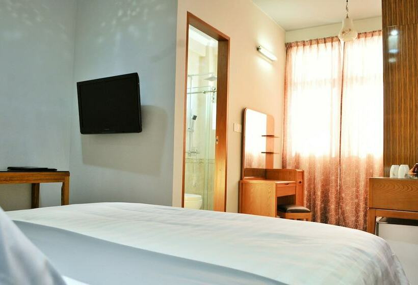 Fotos del hotel Airport Comfort Inn Premium:  17