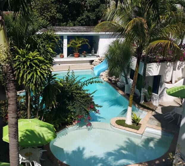 Fotos del hotel Casa Flores De Tikal:  9