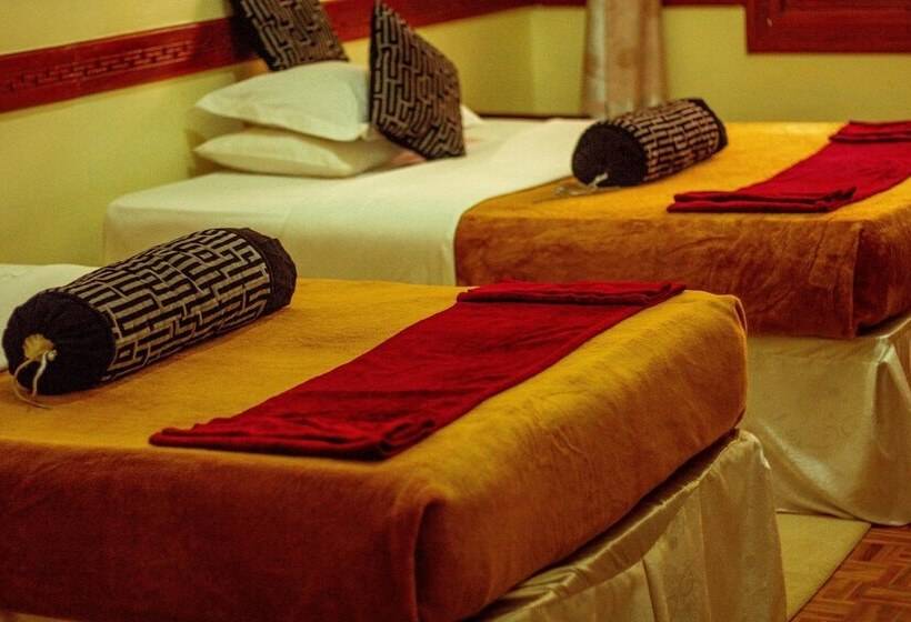 Fotos del hotel The Charity  International:  25