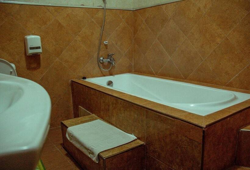 Fotos del hotel The Charity  International:  17