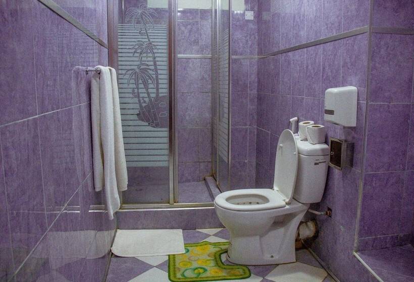 Fotos del hotel The Charity  International:  5