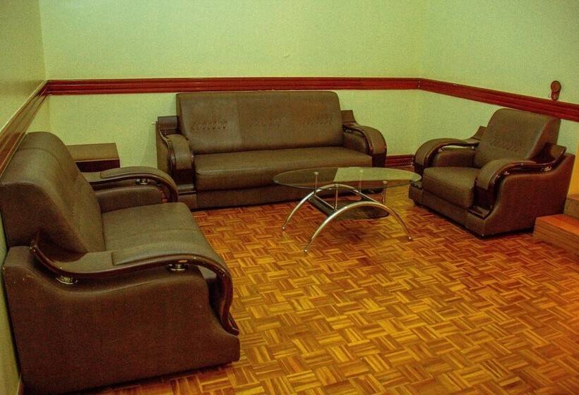 Fotos del hotel The Charity  International:  2