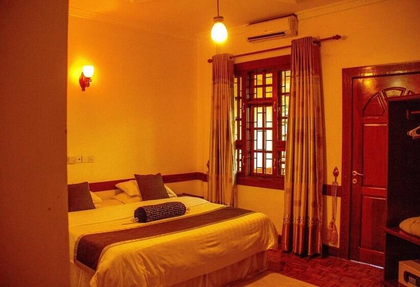 Fotos del hotel The Charity  International:  18